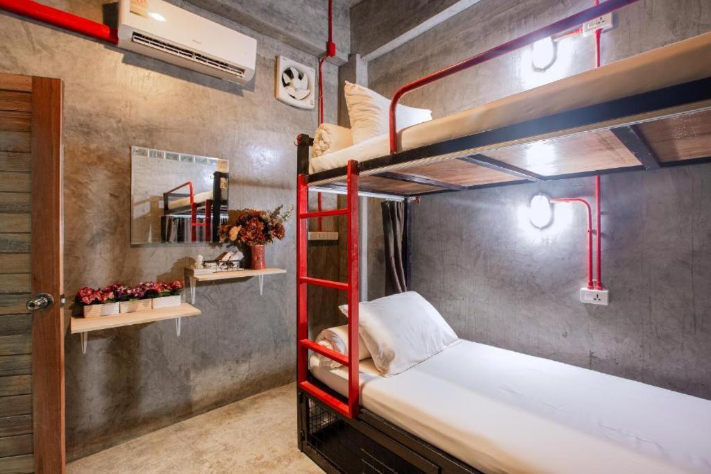 Sleeper Hostel Ao Nang Exterior photo
