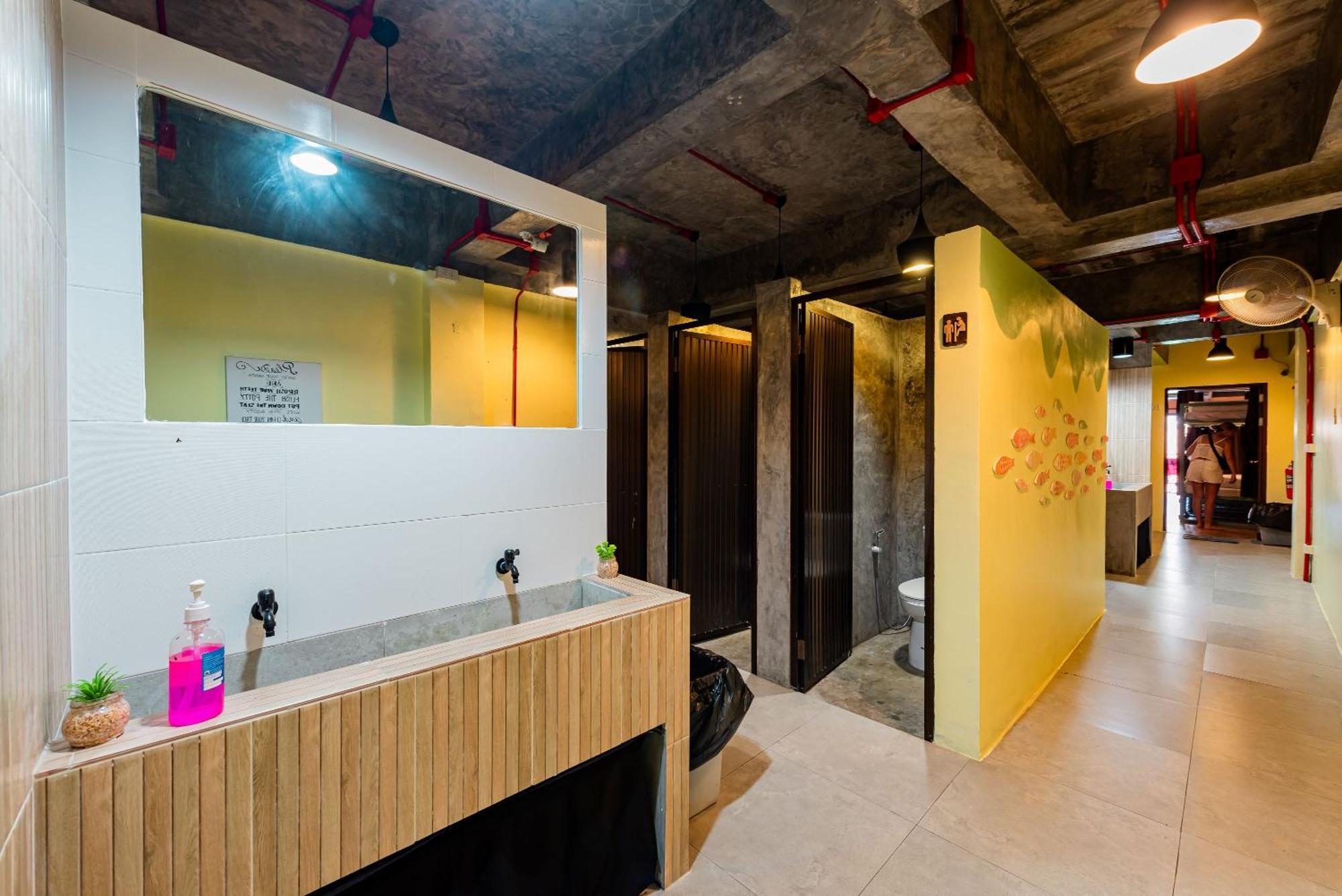 Sleeper Hostel Ao Nang Exterior photo
